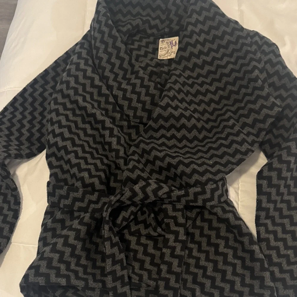 Tulle Black and Gray Zigzag Jacket - Picture 4 of 4